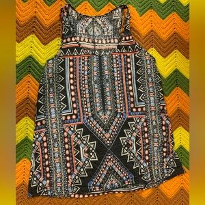 Women’s boho style printed sleeveless top size Xl